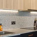 Modern En-Suite Room Overlooking Wembley Stadium & Ovo Arena
