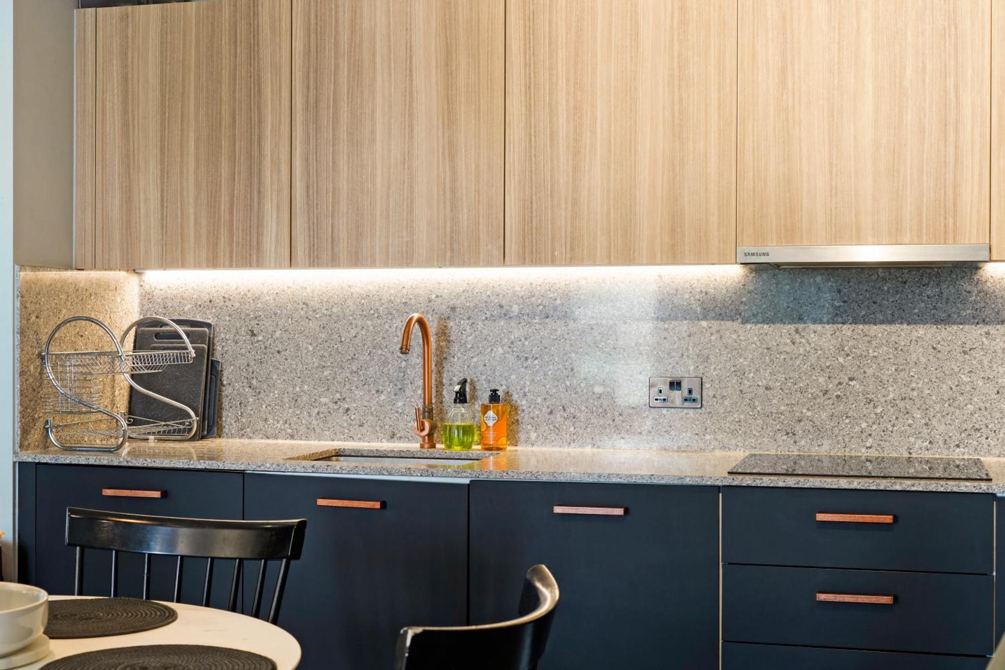 Modern En-suite Overlooking Wembley Stadium & Ovo Arena *