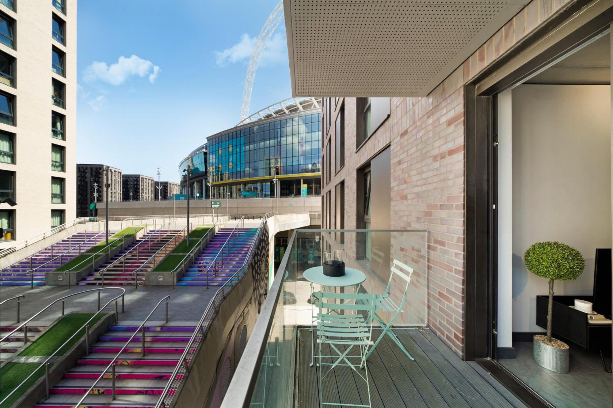Privatunterkunft Modern En-suite Overlooking Wembley Stadium & Ovo Arena London
