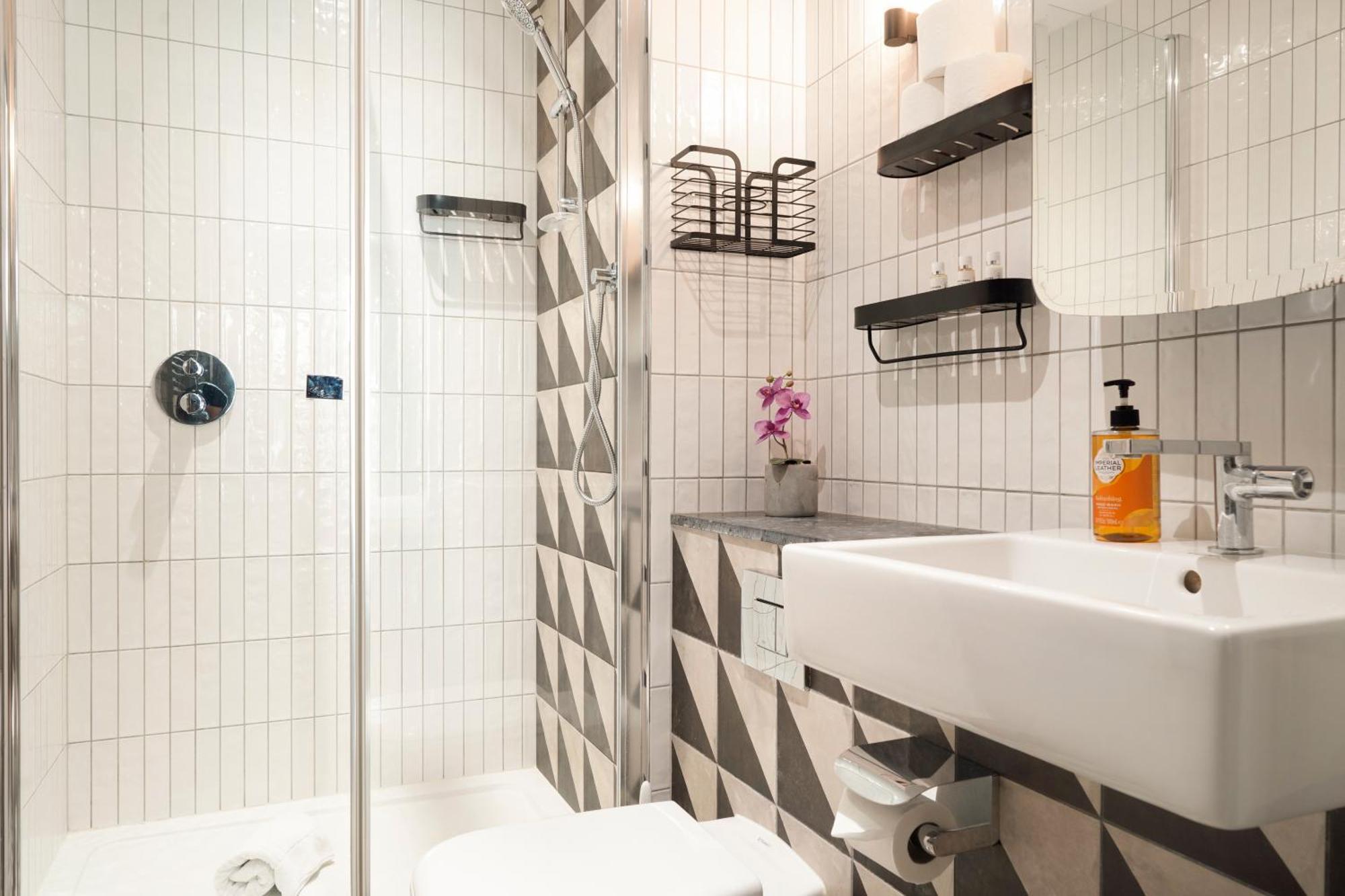 Privatunterkunft Modern En-suite Overlooking Wembley Stadium & Ovo Arena London