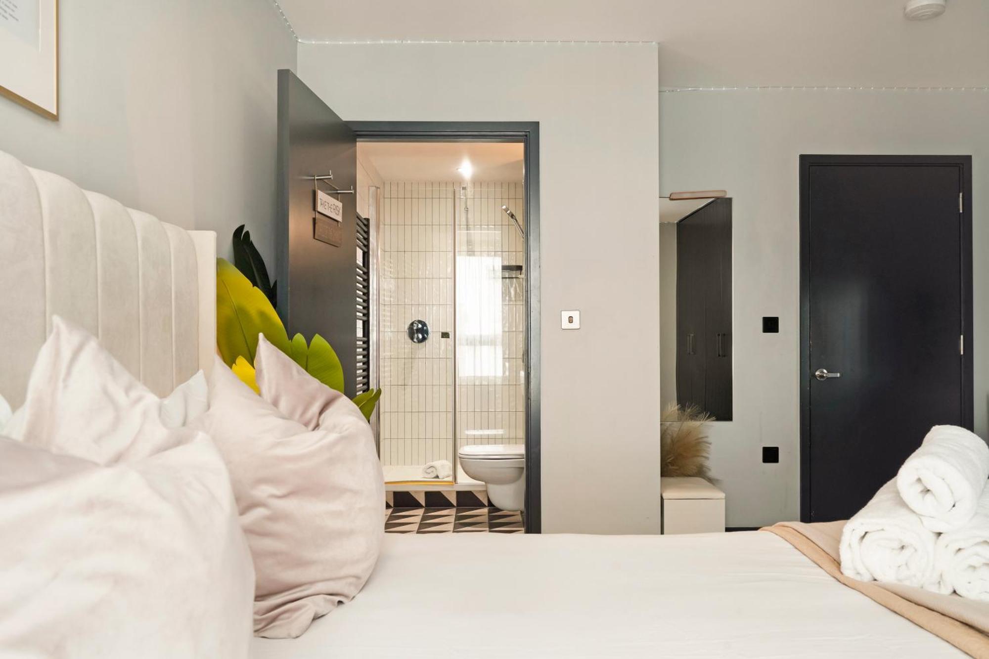 Privatunterkunft Modern En-suite Overlooking Wembley Stadium & Ovo Arena *